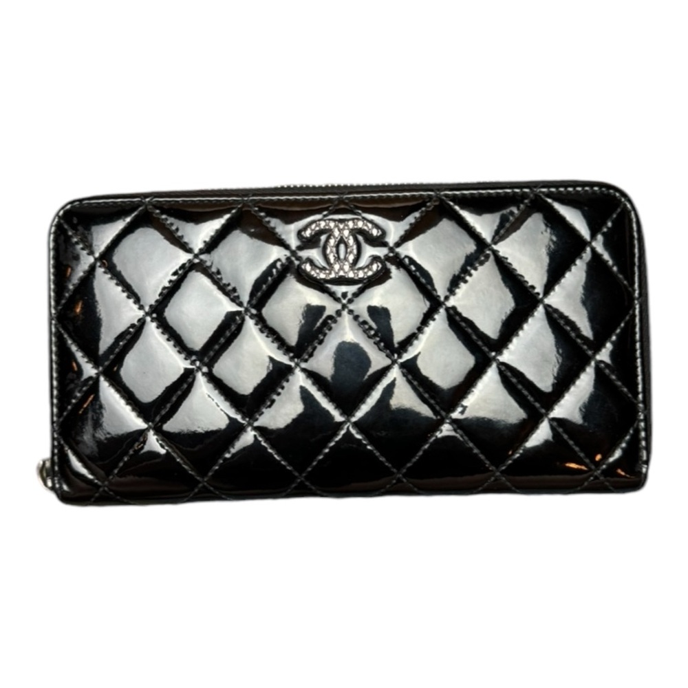 Chanel brilliant quilted patent leather long wallet